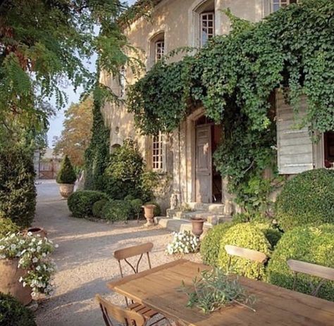 French Villa, Luxury Villa Rentals, French Cottage, Tuscan Style, French Country House, French Country Style, Dream House Exterior, French House, Outdoor Dining Area