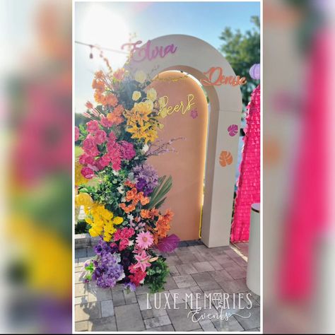 I can't get enough of this gorgeous color combo!!! Give us a like if u want something like this for your birthday. 🤩😍🤩🪻🌼🌺🎉 . . . #birthdaydecoration #birthdaybackdrop #birthdayparty #birthdayevents #birthdayflowers #birthdaytrend #colortheme #trendyballoons #tampaevents #nearme #Luxememoriesevents #lmeevents #florist #floral #wedding #weddingflowers #weddingwire #theknot #tampabride #bridalshower #tampabackdrop #chiara #celebration #backdropbirthday #backdrop #herbirthday #birthdaycelebratio... Trendy Balloons, Flowers Decor, Birthday Backdrop, Birthday Flowers, Color Combo, Wedding Wire, Color Themes, Birthday Decorations, Color Combos