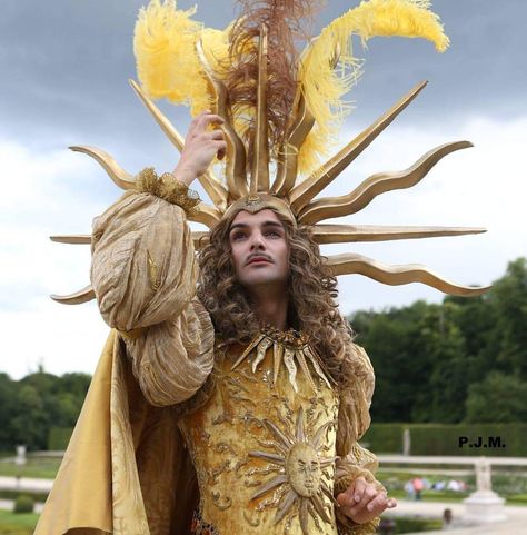 Fairytas — My client @telombre in his sun king crown! I have... Turandot Opera, Pierrot Clown, Sun King, Ballet Russe, Dancing King, King Crown, Kings Crown, Masquerade Ball, Fantasy Fashion