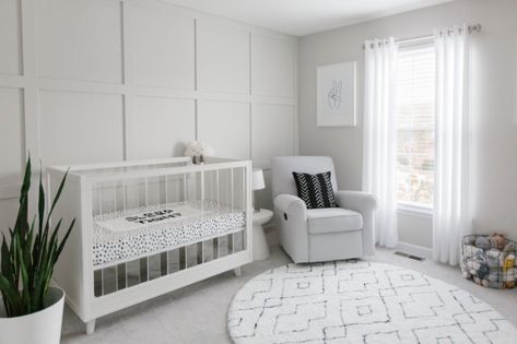 Modern Black and White Nursery - Project Nursery Beige And Grey Nursery, Boy Nursery White Furniture, Baby Room Grey And White, Light Grey Nursery, Grey Nursery Ideas, Modern Nursery Ideas, Grey White Nursery, Peaceful Design, Nursery Aesthetic