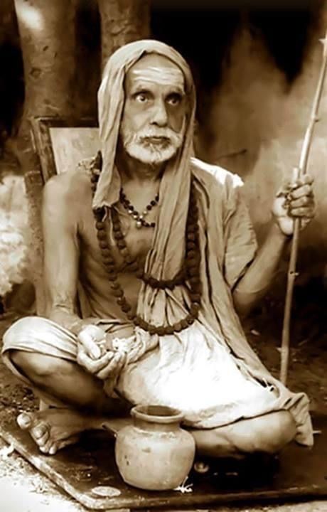 Devi Tattoo, Kanchi Periyava, Hobo Symbols, Om Namashivaya, Spiritual Stories, Indian Culture And Tradition, Spiritual Pictures, Arte Yoga, Saints Of India