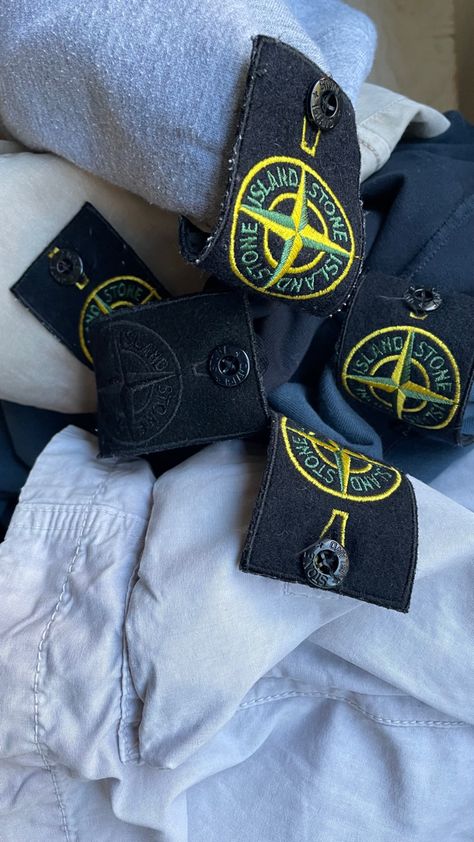 Get The Badge In Stone Island, Stone Island Патч, Stone Island Aesthetic, Consumer Board, Football Casual Clothing, Stone Island Badge, 6th Form, Football Casuals, Island Outfit