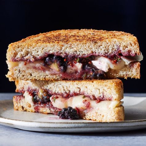 16 5-Ingredient Sandwiches To Make Forever Jam Grilled Cheese, Easy Breakfast Brunch, Healthy Sandwich Recipes, Sweet Potato Toast, Low Cholesterol Recipes, Protein Lunch, Grilled Cheese Sandwiches, Dessert Smoothie, Lunch Appetizers