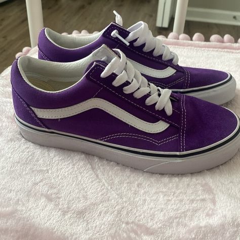 Old Skool Vans Color Theory Tillandsia Purple Old Skool Vans, Van Color, Old Skool, Color Theory, Vans Shoes, Original Box, Like New, Size 6, Plus Fashion