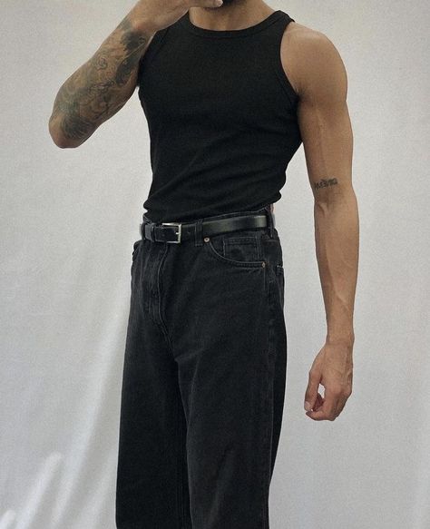 Look 80s, Look Grunge, Tank Top Outfits, Street Style Outfits Men, Mens Outfit Inspiration, Mens Fashion Streetwear, Cool Outfits For Men, Ribbed Tank Top, Stylish Mens Outfits