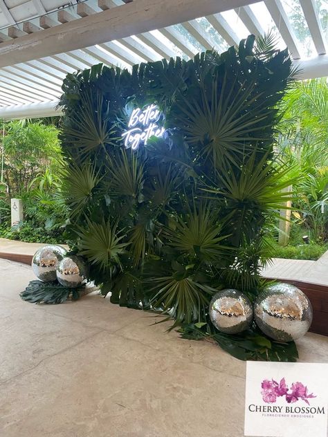 Hawaiian Wedding Backdrop, Jungle Photo Backdrop, Havana Nights Backdrop, Havana Nights Prom, Adult Jungle Theme Party, Tropical Prom Theme, Tulum Party Decor, Tulum Theme Party, Tropical Wedding Backdrop