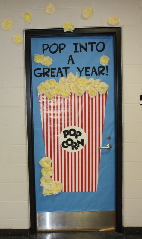 Popcorn door Popcorn Classroom Door, Popcorn Door Decoration, Popcorn Bulletin Board Ideas, School Door Decorations Preschool, Door Decorations Preschool, Popcorn Bulletin Board, Wall Decor School, Ocean Bulletin Board, Birthday Chart Classroom