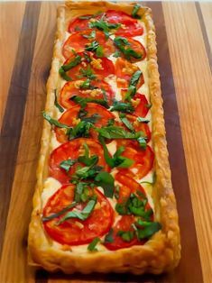 Fresh tomatoes in a creamy base with puff pastry crust Tomato Tart Puff Pastry, Puff Pastry Crust, Cheese Tart, Tomato Tart, Pastry Crust, Heirloom Tomato, Pastry Tart, Puff Pastry Recipes, Tomato Recipes