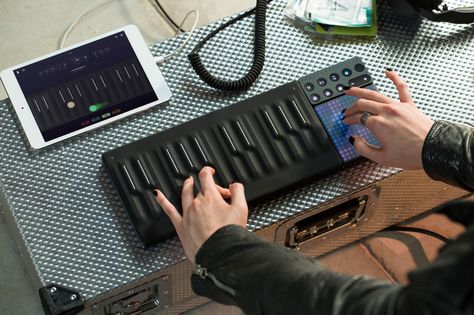 roli's seaboard block remodels the keyboard into a mobile studio Musical Keyboard, Electric Keyboard, Digital Audio Workstation, Music Keyboard, Midi Keyboard, Midi Controller, Music Tech, Music Sound, Music Production