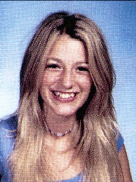 Blake Lively Young, High School Yearbook Photos, Celebrity Yearbook Photos, Celebrity Yearbook, High School Photos, Yearbook Pictures, Thelma Louise, King Of Queens, American Hustle