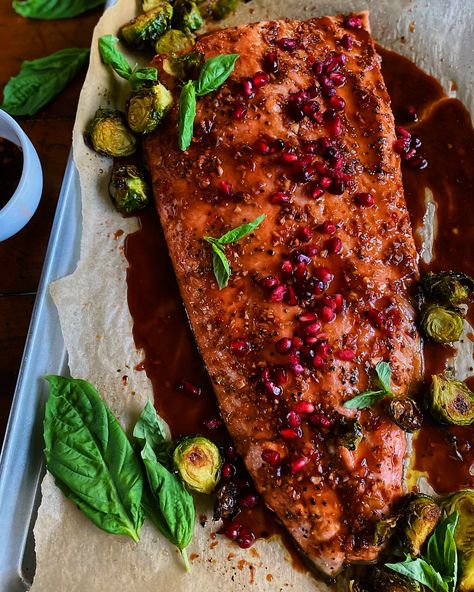 Seven Fishes, Pomegranate Recipes, Healthiest Seafood, Brussels Sprout, Roasted Brussel, Roasted Brussels Sprouts, Glazed Salmon, Christmas Food Dinner, Sweet Chili Sauce