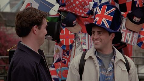 The One with Ross's Wedding. London, baby! Matthew Perry And Matt Leblanc, Joey London, Joey And Chandler, Cheese On Toast, Joey Chandler, Joey Friends, Baby Joey, Friends Reunion, Best Tv Series Ever