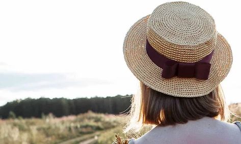 Crochet Summer Hat: Raffia Boater Hat Raffia Hat Pattern, Crochet Summer Hat, Straw Boater Hat, Crochet Summer Hats, Straw Boater, Hat Patterns Free, Raffia Hat, Boater Hat, Summer Sun Hat