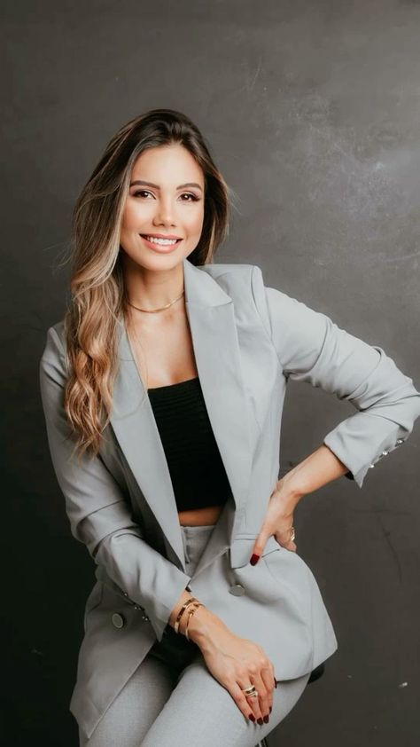 20+ Chic Aesthetic Lawyer Fashion Looks Every Girl Needs! 12 Aesthetic Lawyer, Corporate Headshot Poses, Woman Photoshoot Poses, Corporate Headshots Women, Business Headshots Women, Business Portraits Woman, The Best Aesthetic, Professional Headshots Women, Women Lawyer