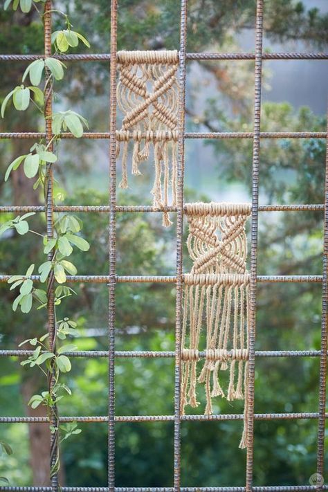 Yard art by Andy N Jute Macrame, Simple Macrame, Have Inspiration, Rustic Garden Decor, Garden Art Diy, Macrame Projects, Macrame Design, Rustic Gardens, Macrame Patterns