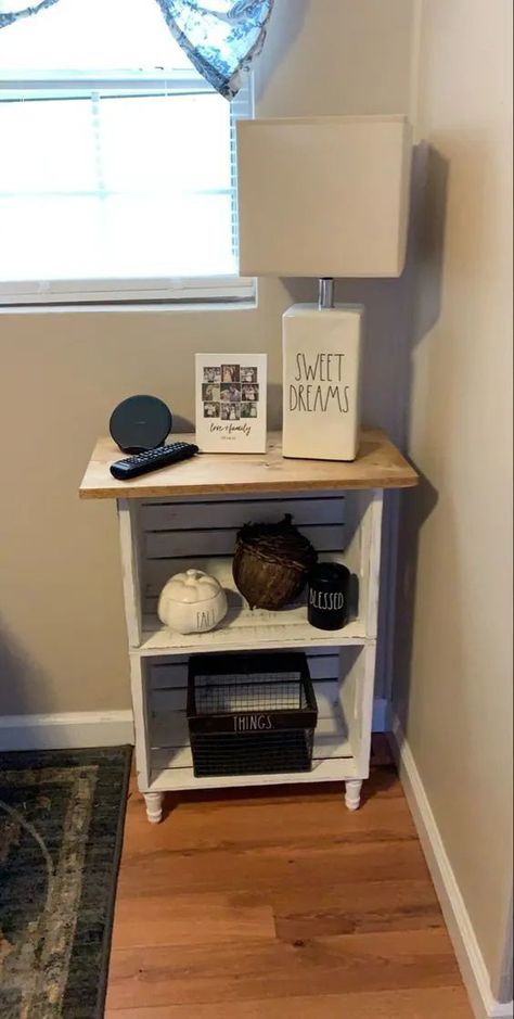 Crate End Tables Diy, Wooden Crate Side Table, Wood Crate Nightstand Diy, Diy Nightstand Ideas Cheap, Crate Table Diy, Crate Nightstand Diy, Wood Crate Nightstand, Crate Bedside Table, Wooden Crates Nightstand