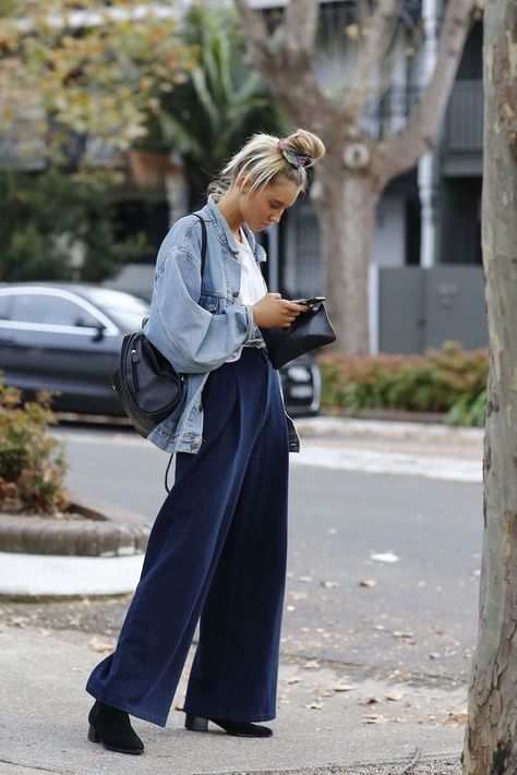 See All The Best Street Style From Fashion Week Down Under Sydney Fashion Week, Street Style 2016, Look Jean, 30 Outfits, Denim On Denim, Looks Street Style, Women Street, Street Style Winter, Street Look