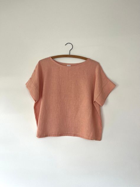 FoundPathGoods - Etsy Linen Tops, Front Tuck, Linen Tee, Boxy Top, Linen Tshirts, Winter Recipes, Boxy Tee, Linen Top, Comfy Tees