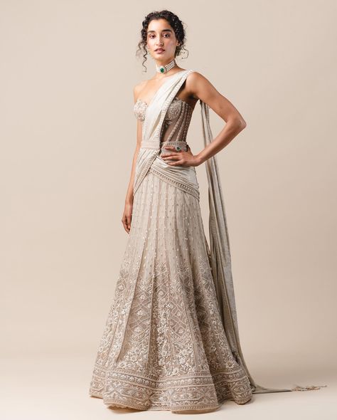 Cocktail Outfits, Indian Bridesmaid Dresses, Indian Outfits Lehenga, Indian Wedding Outfit, Lehenga Blouse Designs, Fashionable Saree Blouse Designs, Draping Fashion, Cocktail Outfit, Corset Style Tops