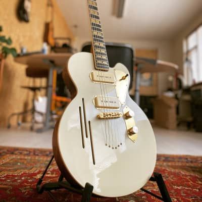 Hi there,Finaly we got our new model out.A semi hollow tone machine. Semi Hollow Guitar, Guitar Shop, Hi There, New Model, Electric Guitar, Guitar, France