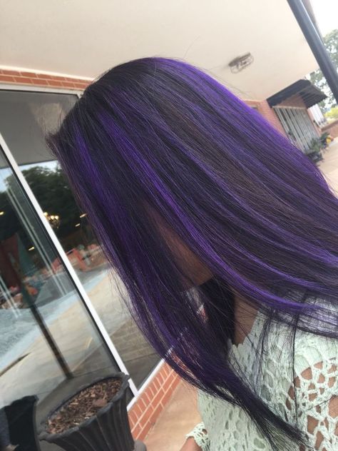 Lilac Hair Highlights On Black Hair, Black W Purple Highlights, Hair Dye Purple Highlights, Purple Hair With Purple Highlights, Black Hair And Purple Highlights, Black And Purple Highlights Hair, Hair Color Streaks Purple, Purple Chunky Highlights Black Hair, Purple Highlighted Hair