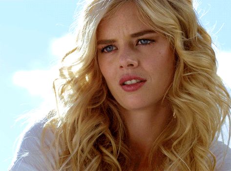 The Babysitter 2017, Faceclaim Gif, Babysitter Movie, Samara Weaving, Hair Gif, The Babysitter, Real Queens, Megan Fox, Hollywood Celebrities