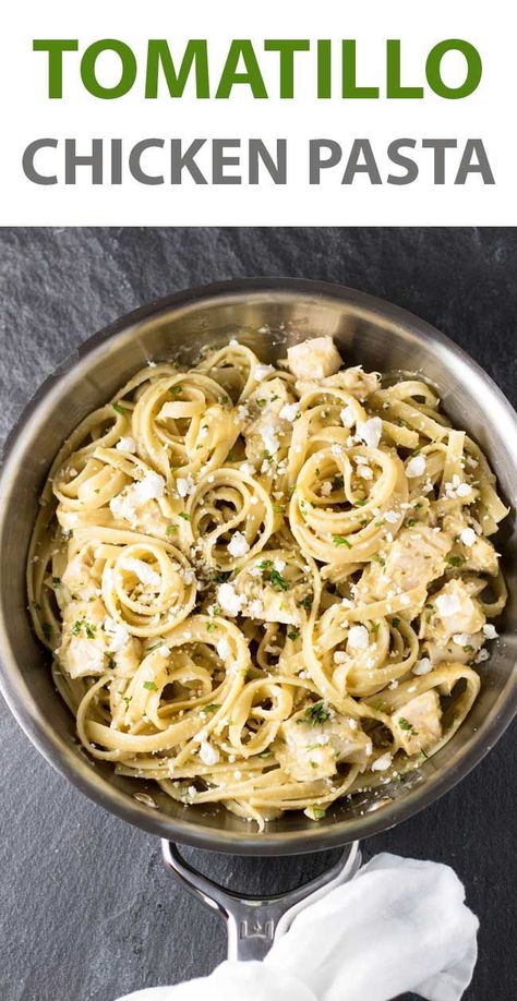 Roasted tomatillos, onion, and garlic pureed to make a silky pasta sauce. This tomatillo chicken pasta is a delicious way to shake-up your pasta-for-dinner night this week. Chicken Recipes Pasta, Tomatillo Chicken, Tomatillo Recipes, Sauce For Pasta, Homemade Pesto Sauce, Dinner Night, Recipe Dinner, Recipes Pasta, Pasta Dinner Recipes