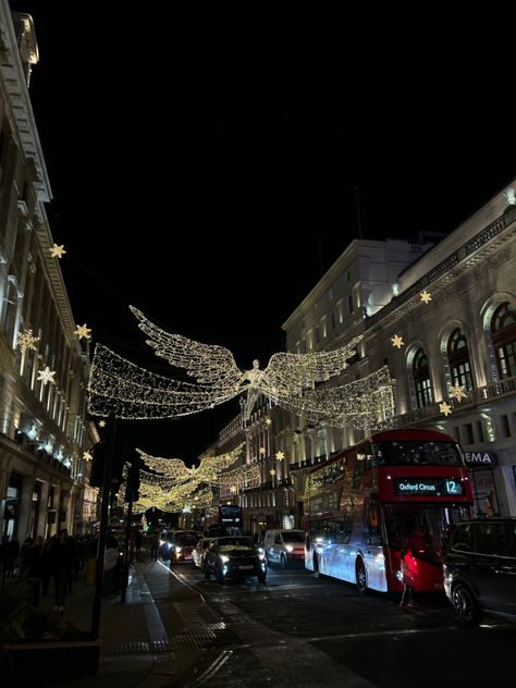 London, Christmas in london, city, city by night, Christmas in the city, Christmas vibes, winter aesthetic, city nightlife, Christmas aesthetic, london aesthetic, london Christmas, london winter, london at night London December Aesthetic, Christmas In Nyc Aesthetic, Nyc Aesthetic Night, London City Night, London Life Aesthetic, Euro Winter, London In Winter, London Christmas Lights, London Snow