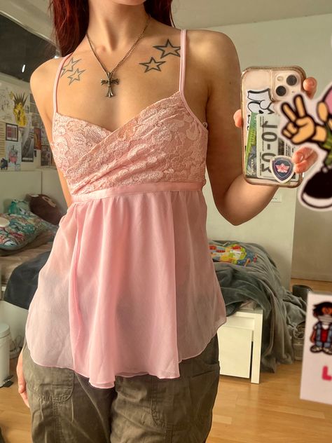 Mesh Cami Top Outfit, Diy Flowy Top, Pink Tank Top Outfit Aesthetic, Milkmaid Top Outfit, Singlet Outfit, Spaghetti Strap Top Outfit, Strap Tops Outfit, Pink Tank Tops Outfit, Camisole Top Outfit