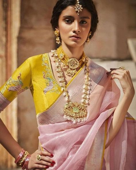 Buy or Rent? Your Guide to Bridal Jewelry - Pyaari Weddings Pelli Sarees, Saree Stitching, Fancy Embroidery, Saree Bollywood, Fancy Saree, Indian Saree Blouses Designs, Saree Blouse Patterns, Silk Saree Blouse Designs, Blouse Designs Silk