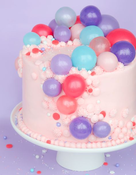 An easy tutorial on how to pull together an easy but gorgeous gelatin bubble cake. Gelatin Bubbles, Bubble Cake, Bubble Birthday Parties, Easy Cakes, Bubble Birthday, Bubble Party, Creative Cake Decorating, Balloon Cake, Easy Cake Decorating