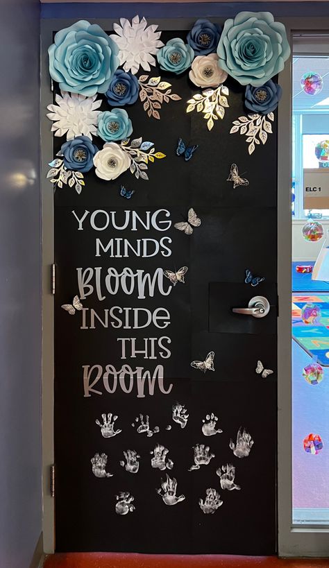 Lets Grow Together Classroom Door, Kindergarten Classroom Doors Ideas, Clever Classroom Door Ideas, Welcoming Classroom Door Ideas, Teachers Doors Ideas, Creative Classroom Door Ideas, Classroom Doorway Ideas, Teacher Door Decorating Ideas, Plant Theme Door Decoration