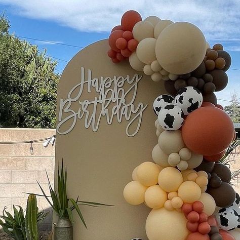 First Rodeo Balloon Garland, Rodeo Balloon Arch, Rodeo Balloons, Cow Birthday Parties, Mickey Mouse Balloons, Farm Theme Birthday, Rodeo Party, Ideas Cumpleaños, Rodeo Birthday