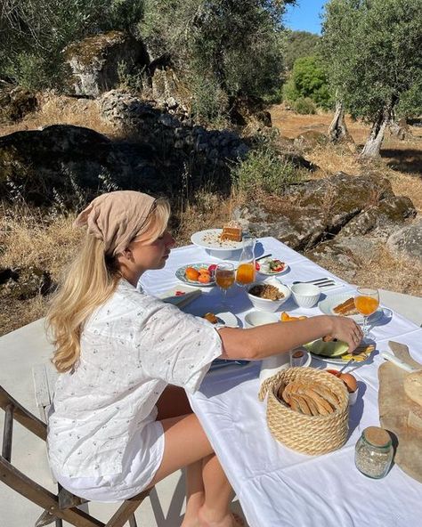 aend the sea on Instagram: "Enjoying the portuguese countryside to the fullest 🌞" Portuguese Summer, European Summer Aesthetic, Mediterranean Lifestyle, Southern Europe, Angel Hair, Summer Getaway, Cottage Living, Summer Dream, European Summer