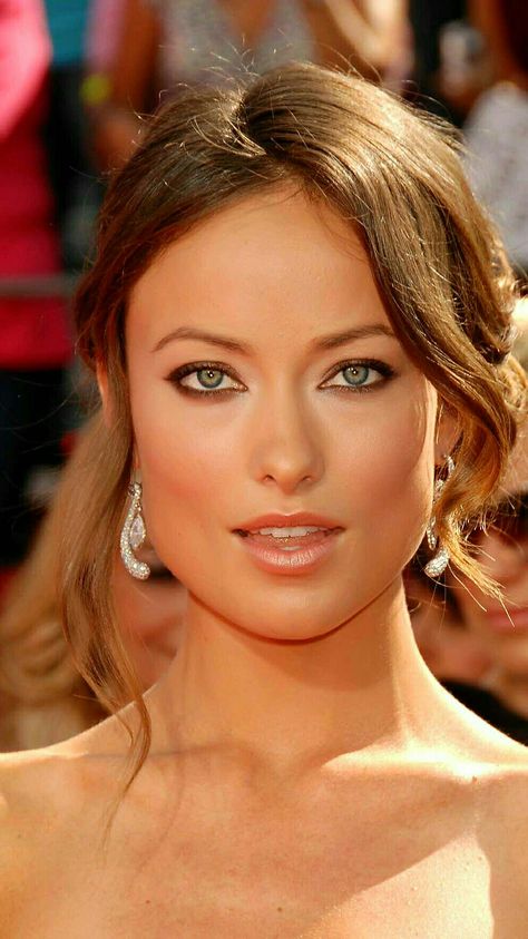 Olivia Wilde .... Celebrity Faces, Olivia Wilde, Beautiful Woman, Beautiful Eyes, Pretty Face, Celebrities Female, Beauty Routines, Pretty Woman, Blue Eyes