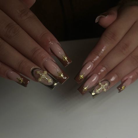 Me and kandy always go to browns and golds Brown White And Gold Nails, Brown Hoco Nails, Brown Nail Inspo Short, Brown Nail Design Ideas, Brown And Gold Nails Acrylic, Short Acrylic Nails Brown, Brown And Gold Acrylic Nails, Nails Brown And Gold, Gold And Brown Nails