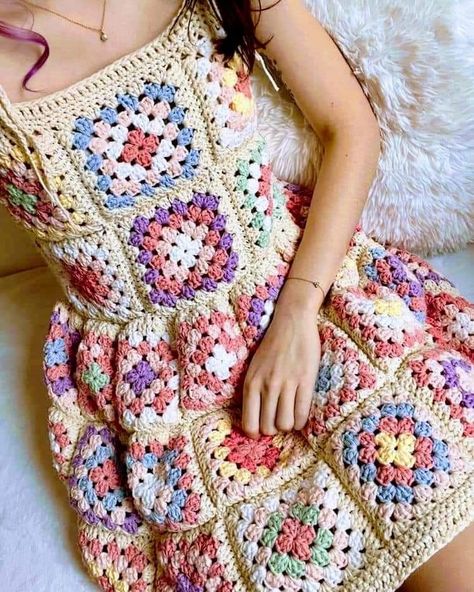 Crochet Cottage, Gilet Crochet, Frock Patterns, Mode Crochet, Haken Baby, Crochet Fashion Patterns, Granny Square Blanket, Crochet Dress Pattern, Crochet Diy