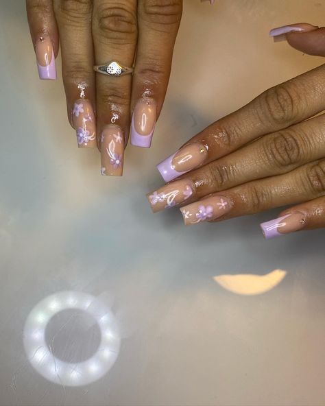 flowers and lilac french tip nails acrylic nails inspo Light Purple French Tip Nails, Lilac French Tips, Purple French Tip Nails Acrylic, Lilac French Tip Nails, Tip Nails Acrylic, French Tip Nails Acrylic, Purple French Tip, Light Purple Nails, Purple French