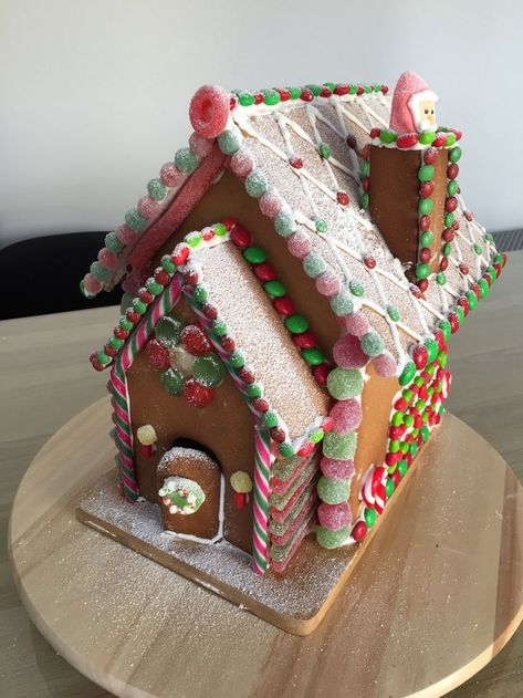 Christmas Baking With Kids, Baking Guide, Homemade Gingerbread House, Cool Gingerbread Houses, Gingerbread House Template, Gingerbread Baby, Gingerbread House Designs, Fake Bakes, Gingerbread House Kits