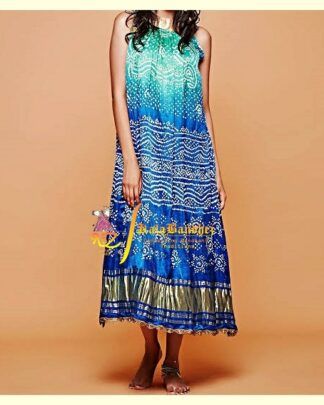 Bhandani Dress Design, Bandhej Kurti Designs, Kurti Ideas, Blue Kurti, Bandhani Dress, Casual Indian Fashion, Designer Kurtis, Dress Indian Style, Indian Fashion Dresses