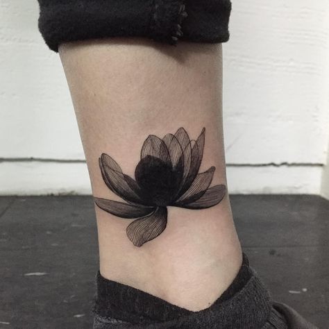 Cover up tattoo Tatuaje Cover Up, Geometric Tattoos, Disney Tattoo, Tiny Tattoo, Diy Tattoo, Lotus Tattoo, Tattoo Cover-up, Cover Up Tattoo, Up Tattoos