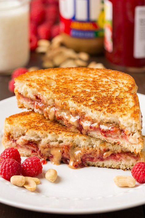 Pin for Later: 20 Surprising Ways to Cook With Peanut Butter Grilled PB&J Get the recipe: grilled PB&J Grilled Sandwiches, Grill Sandwich, Cooking Classy, Fair Food Recipes, Grilled Cheese, Fajitas, Burritos, Kids Meals, Love Food