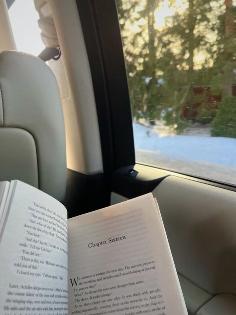 Reading In A Car Aesthetic, Reading Book In Car Aesthetic, Book In Car Aesthetic, Road Trip Pics Ideas, Road Trip Photos In Car, Travel In Car Aesthetic, Road Trip Aesthetic Pictures, Car Trip Photo Ideas, School Road Trip Aesthetic