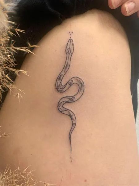 Snake Stick And Poke Tattoo Flash Day Tattoo, Snake Tattoo Design, Stick N Poke Tattoo, Hand Poked Tattoo, Medusa Tattoo, Hand Tattoos For Women, Poke Tattoo, Classy Tattoos, Discreet Tattoos