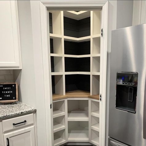 Small Corner Pantry, Corner Pantry Organization, Corner Pantry Ideas, Corner Pantry Cabinet, Corner Kitchen Pantry, Pantry Renovation, Pantry Closet Design, Pantry Layout, Corner Pantry