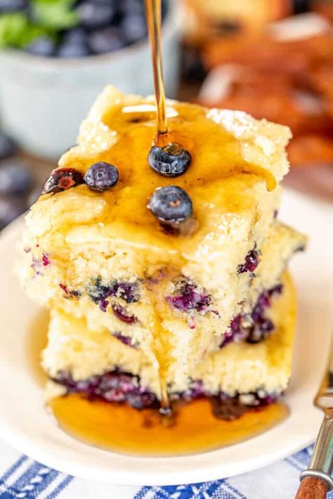 Baked Blueberry Pancakes - Plain Chicken Easy Breakfast Casserole Recipes, Blueberry Pancake, Tater Tot Breakfast, Baked Pancakes, Plain Chicken, Breakfast Casserole Easy, Meatless Dinner, Breakfast Casserole Sausage, Blueberry Pancakes