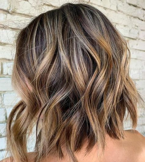 Brunette Hair Shades, New Hair Ideas, New Hair Do, Bun Hair Piece, Hair Color Styles, Short Brown Hair, Balayage Hair Dark, Hair Skin And Nails, Beauty Hairstyles