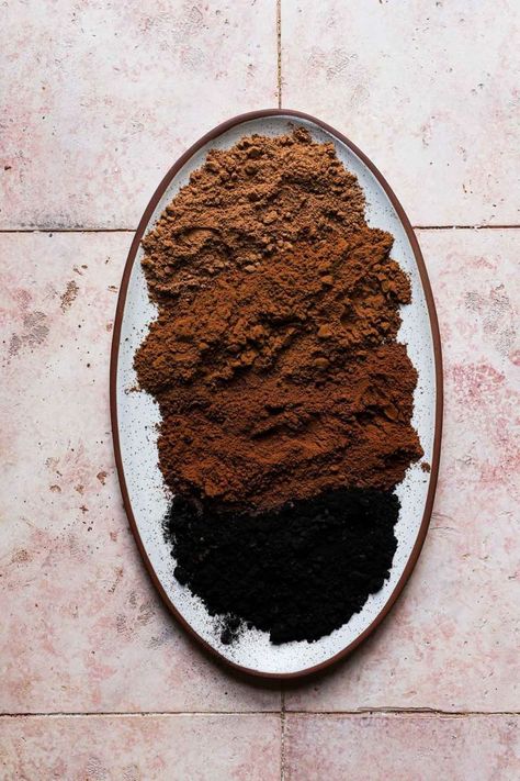 4 types of cocoa powder in a plate Dutch Cocoa, Types Of Desserts, Baking Science, Sweet Treats Recipes, Baked Dessert Recipes, Baking And Pastry, Fun Baking Recipes, Easy Baking Recipes, Best Dessert Recipes