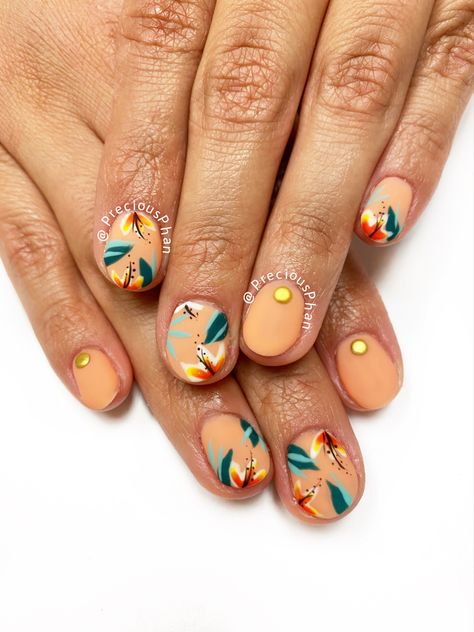 Floral nails. Hawaii nails. #PreciousPhan #Nails Nails Inspiration For Hawaii, Palm Frond Nails, Hawaii Manicure Ideas, Tiki Nail Art, Hawaii Beach Nails, Tropical Floral Nails, Hawaii Manicure, Hawaii Pedicure Ideas, Hawaii Theme Nails