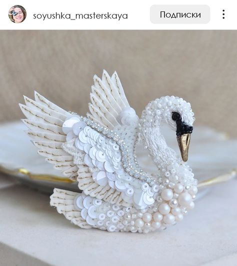 Bird Bead Embroidery, Beaded Swan, Swan Embroidery, Diy Embroidery Flowers, Shibori Jewelry, Simple Hand Embroidery Patterns, Hand Beaded Embroidery, Felt Beads, Beads Craft Jewelry